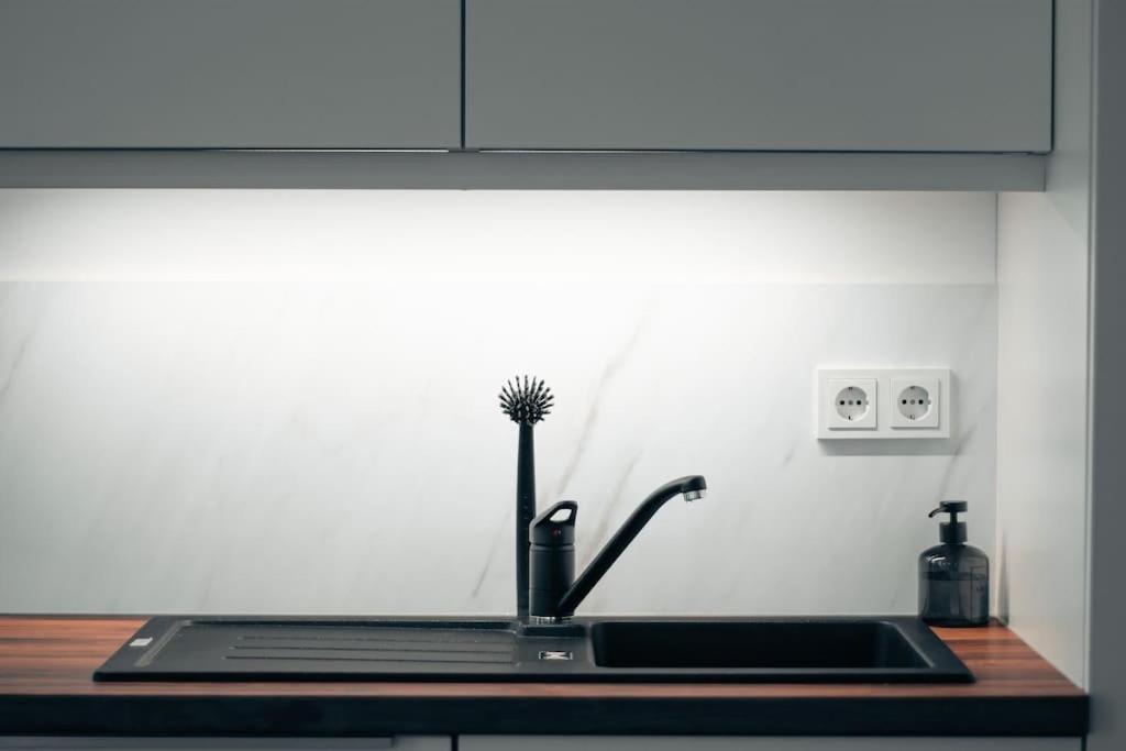 Modern 2 R-Apartment/Netflix/Fitness/Billiard Dresden Buitenkant foto